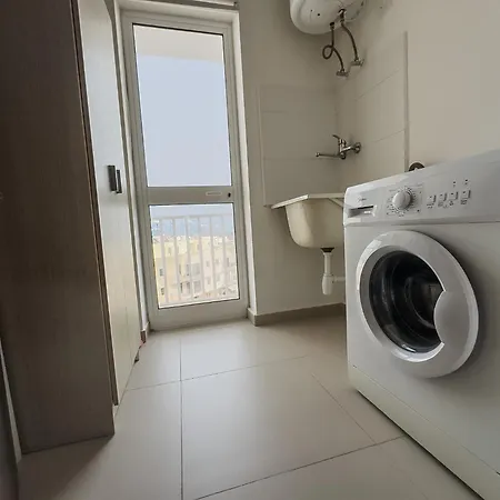 Penthouse In - 3 Bedroom Apartament Birżebbuġa