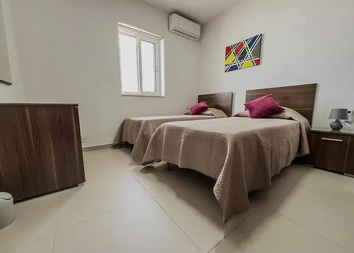 Διαμέρισμα Penthouse In - 3 Bedroom *