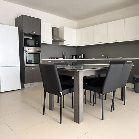 Διαμέρισμα Penthouse In - 3 Bedroom *