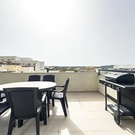 Апартаменты Penthouse In - 3 Bedroom Бирзеббуджа