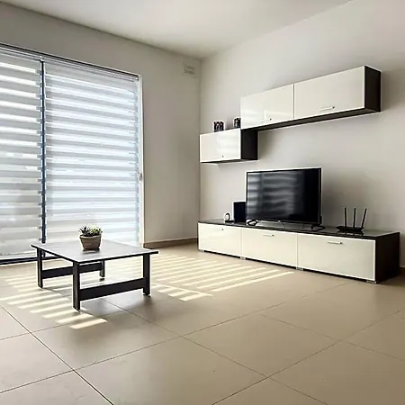 Penthouse In - 3 Bedroom アパート *