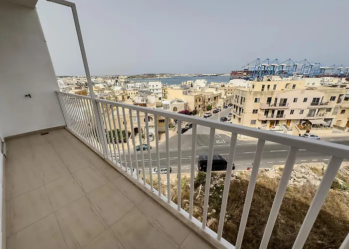 Penthouse In - 3 Bedroom Appartement Birżebbuġa